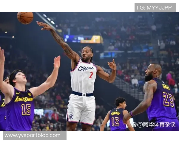 莱昂纳德表现平稳全队最高得分21分但正负值却为负11引人关注