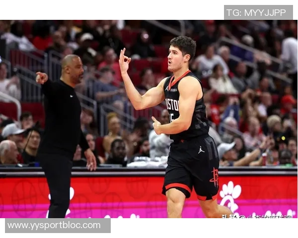 乌度卡称赞谢泼德为球队注入活力在进攻停滞时稳住局势表现出色